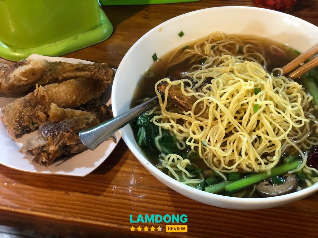 Quán Mì Gia Hùng Ký – món mì người Hoa
